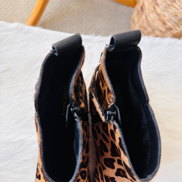 Cole haan women's Kimberly waterproof leopard print ankle booties. Size 9 - Picture 13 of 16